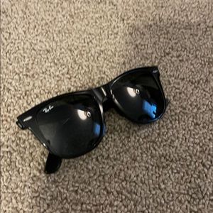 RAY-BAN SUNGLASSES - Never Worn